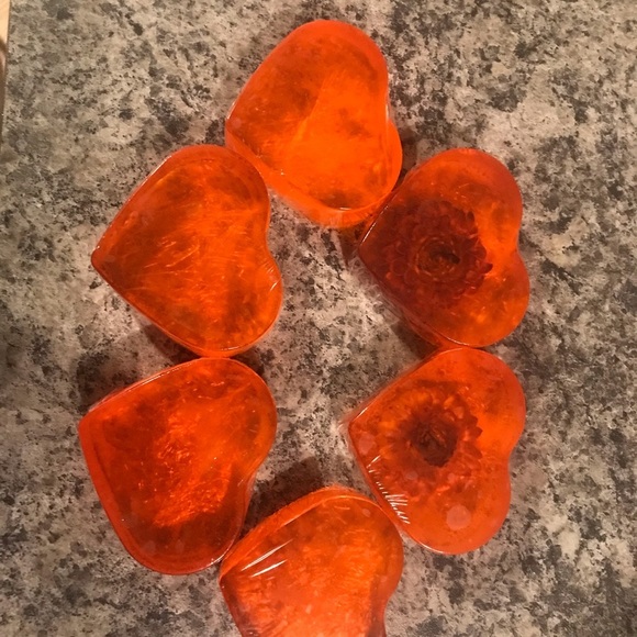 Handmade heart ❤️ shaped Wild berries and Cucumber melon scented bar soaps! - Picture 7 of 8